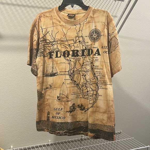 signal sports Tops - Vintage 1992 Florida map t-shirt